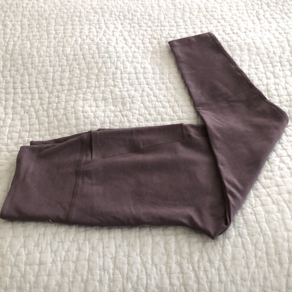 Beyond Yoga - spacedyed out of pocket high-waisted midi legging